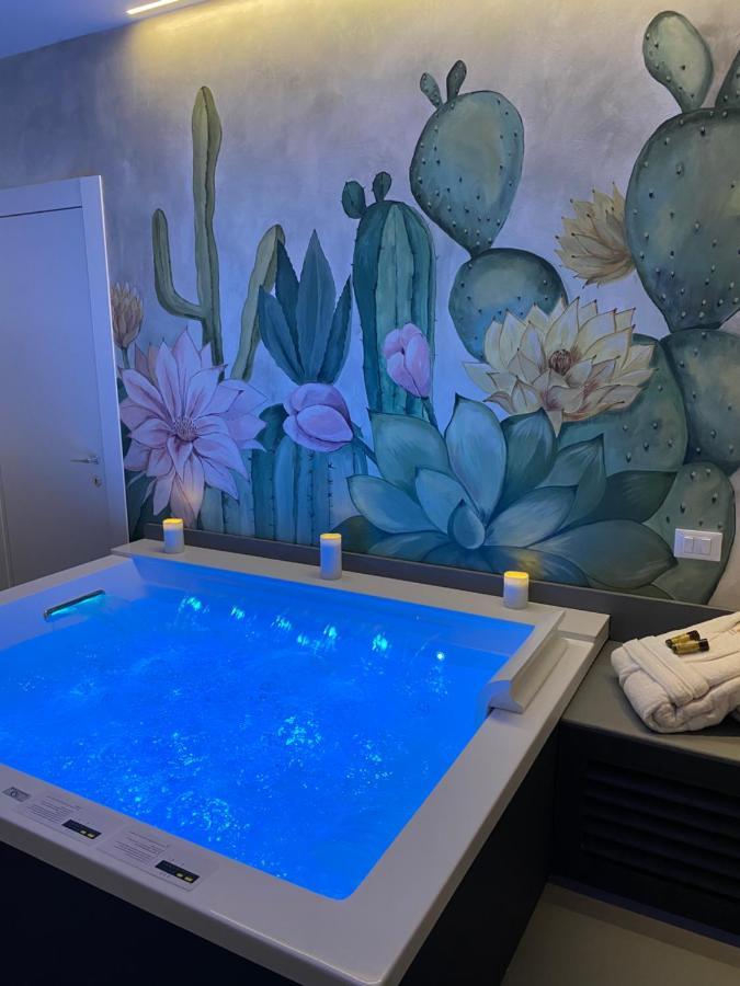 Queen Room Spa Bath