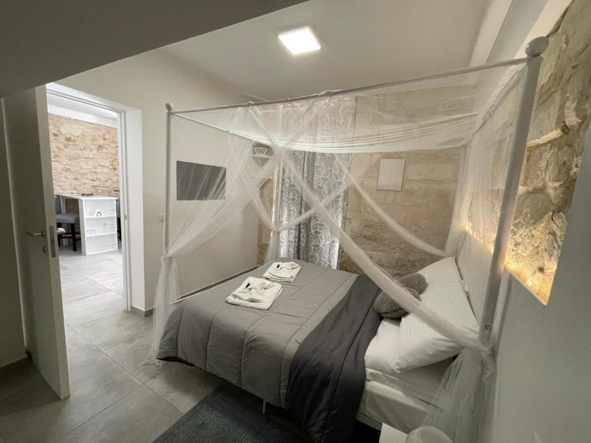 Queen Room Spa Bath