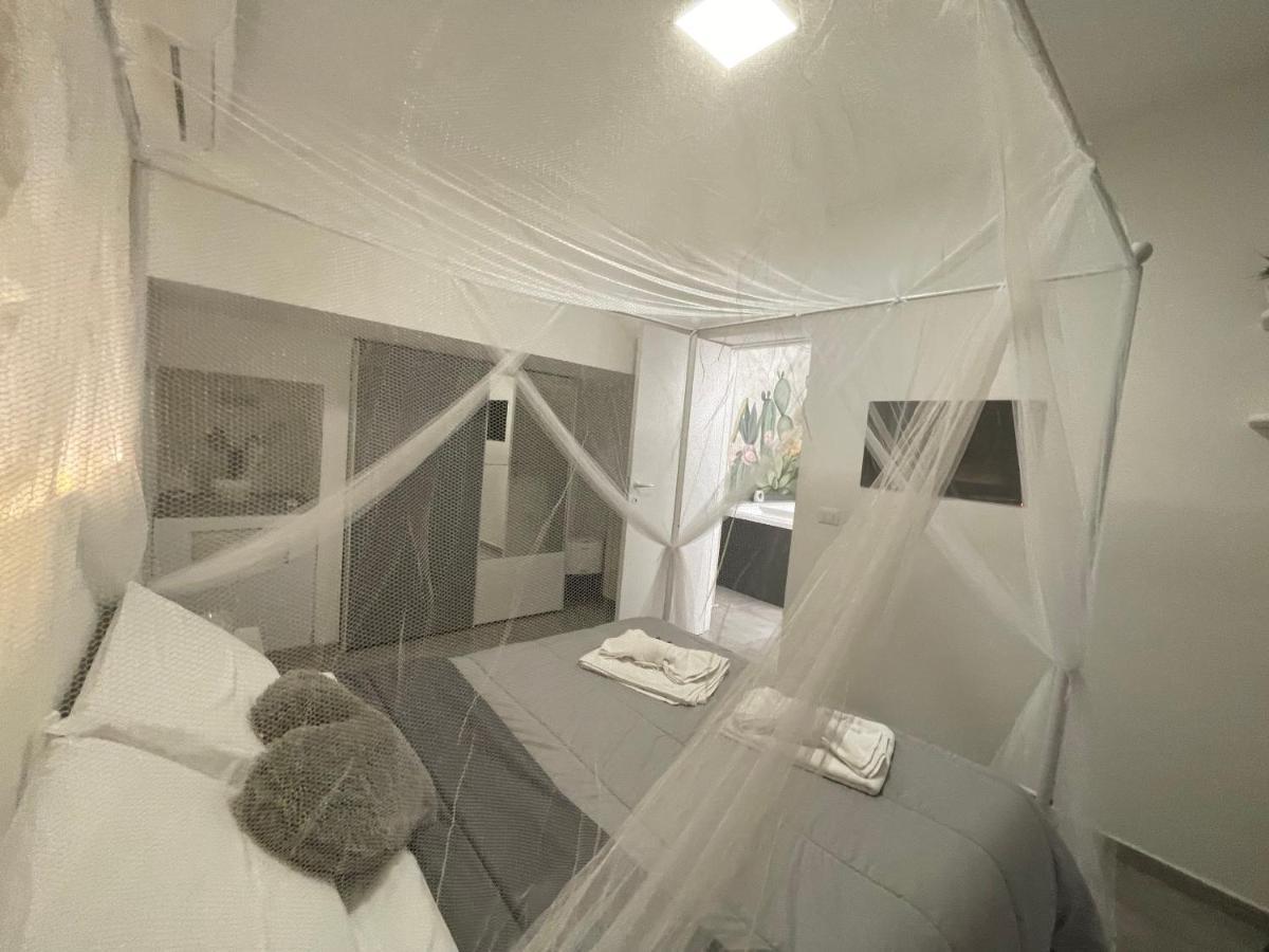 Queen Room Spa Bath