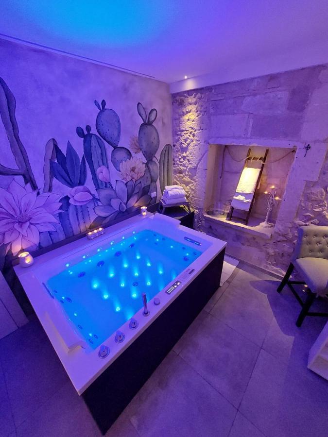 Queen Room Spa Bath