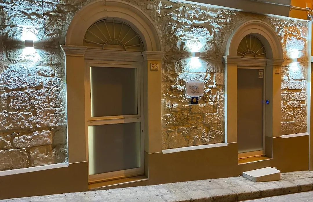 Siricyaus Luxury Room-1