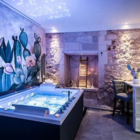 Siricyaus Luxury Room-2